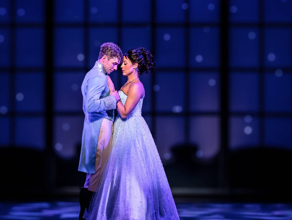 Jeffrey Kringer and Lissa deGuzman "Cinderella" at the Drury Lane Theatre.