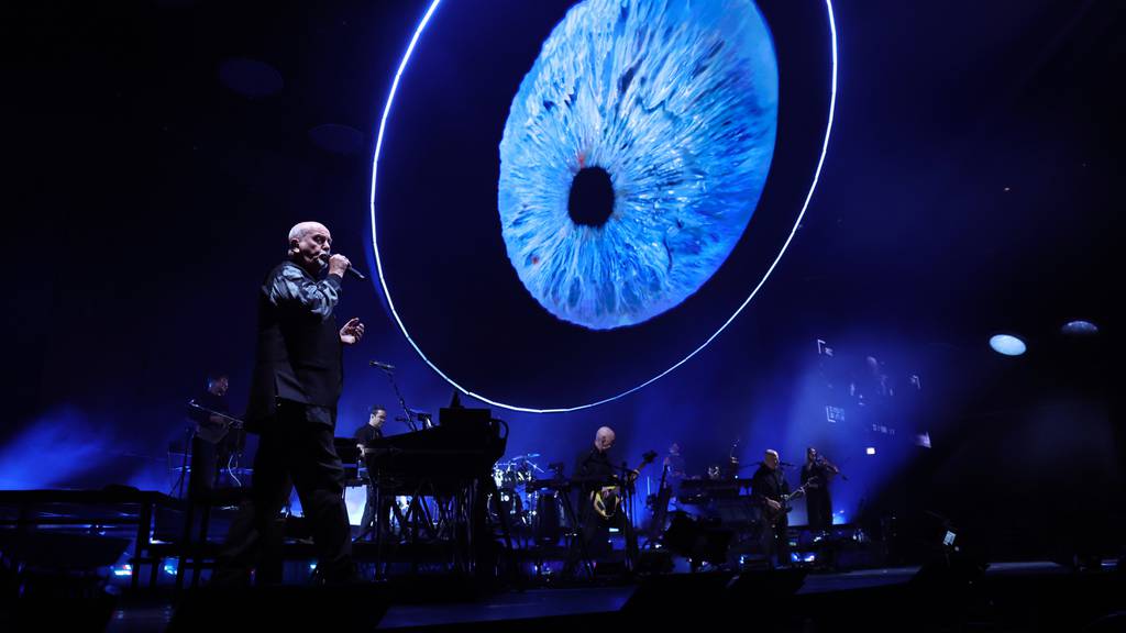 Peter Gabriel performs at the United Center in Chicago on September 30, 2023.