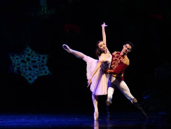 Anabelle de la Nuez and José Pablo Castro Cuevas, production 2023 "Nutcracker" by the Joffrey Ballet.