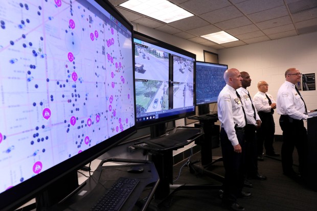 Chicago police leaders talk about ShotSpotter technology at the station at 31st Street and Halsted Boulevard on May 30, 2017.  (Nancy Stone/Chicago Tribune)