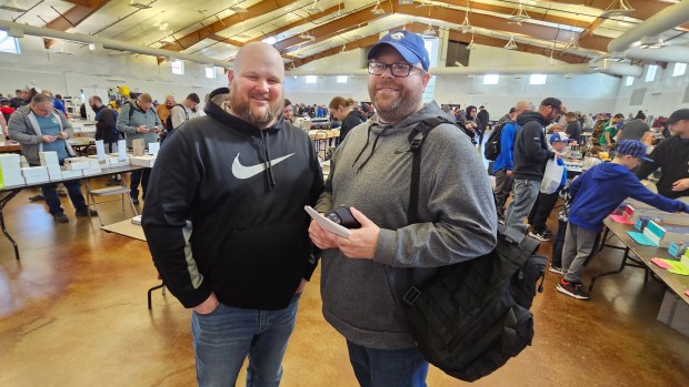 Organizers John Craig and Mike Oberheim of Rockford announced Saturday in St.  They held the Premier Card Show at the Kane County Fairgrounds in St. Charles, featuring over 100 vendors.
